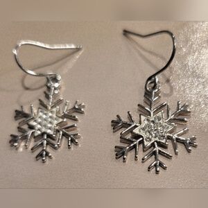Snowflake Dangle Pierced Earrings Rhineztone And Silver Tone 3/4"